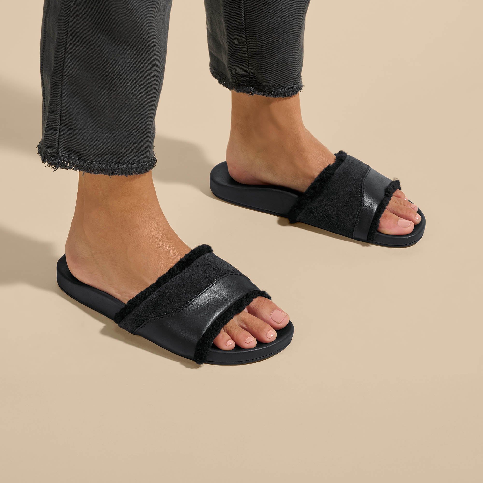 Hō'ala Slide - Black - Image 2